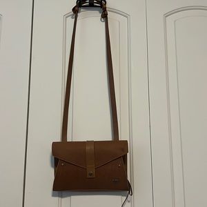 Light brown crossbody bag